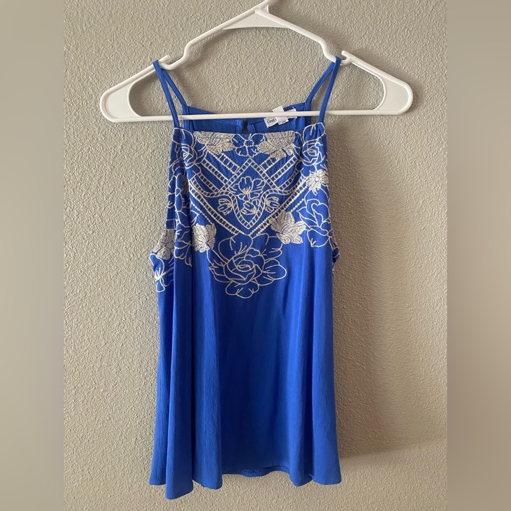 Blue floral embroidered flowy tank